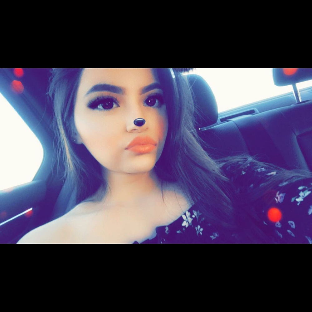 Meet your Posher, Monica